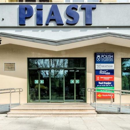 Piast Hotele Studenckie Cracovia Esterno foto